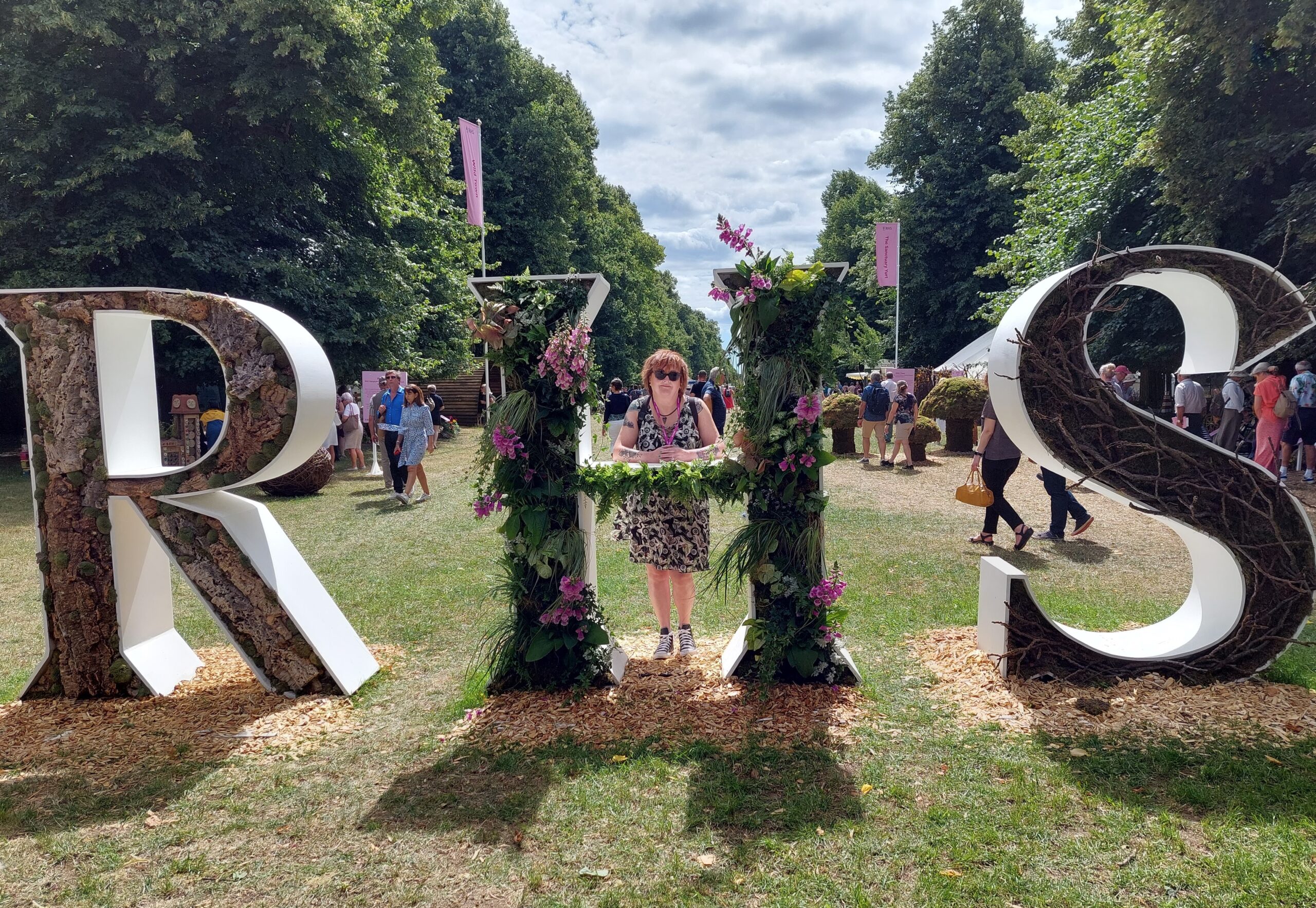 mandy rhs copy At the famous RHS entrance sign